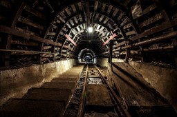 Górnicy giną w kopalniach. Dlaczego? Natura i czynnik ludzki