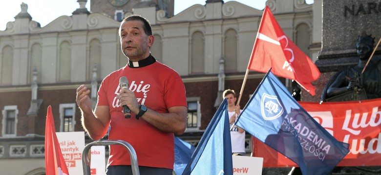 Zmiany w stowarzyszeniu "Wiosna", nowym szefem został znajomy ks. Stryczka. "Kilka osób się popłakało"