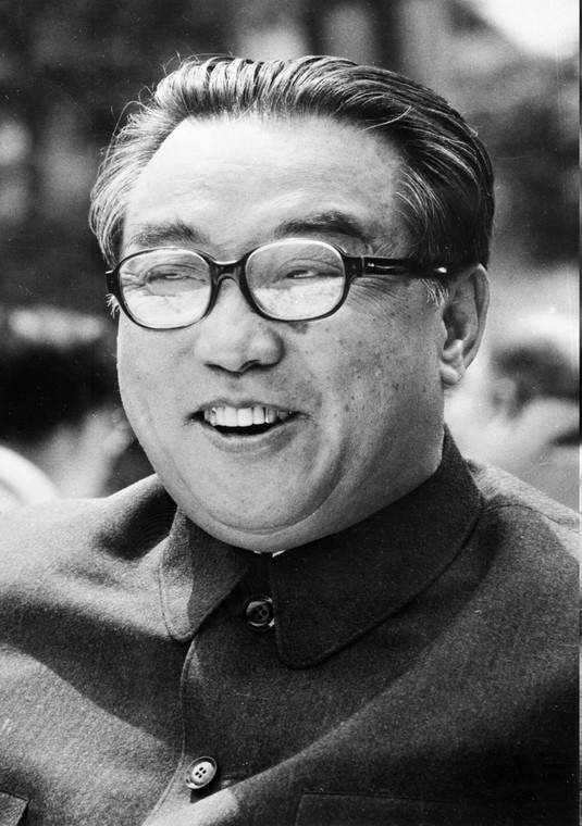 Kim Ir Sen, 1976 r.