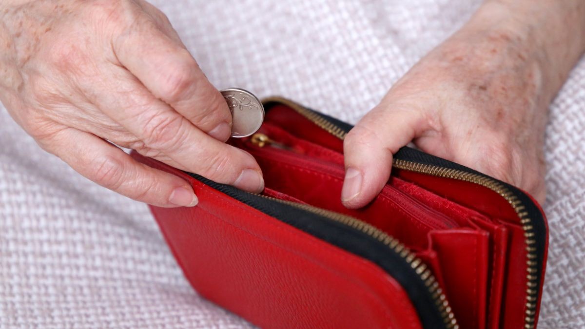 Cu cât ar putea crește pensiile de la 1 ianuarie 2027. Cum se calculează indexarea, câți bani pot primi pensionarii și ce prevede legea