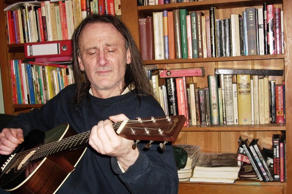 DŽONI ŠTULIĆ IZNENADIO FANOVE Objavio poznatu pesmu u novom ruhu: "Hvala što postojiš i hraniš našu dušu ovako dobrim stvarima"