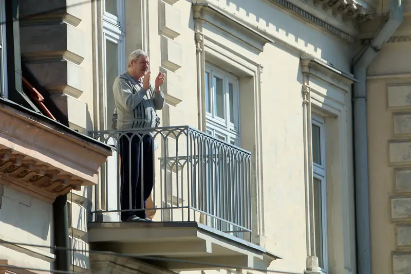 07.04.2020 LUBLIN PODZIEKOWANIE DLA LEKARZY RATOWNIKOW PIELEGNIAREK ZA WALKE Z EPIDEMIA KORONAWIRUSA