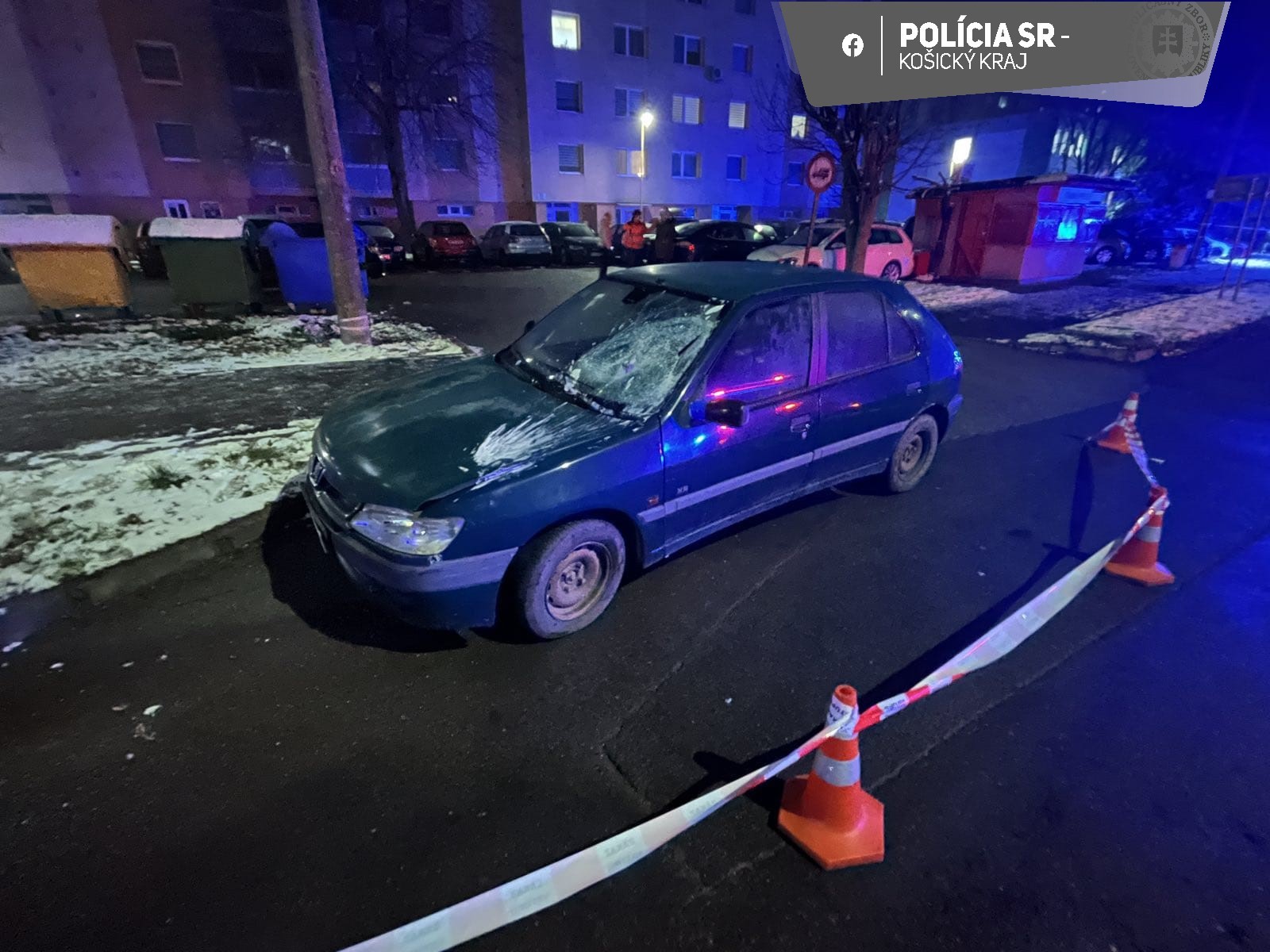 Polícia vyšetruje tragickú zrážku chodca s vozidlom vo Veľkých Kapušanoch.