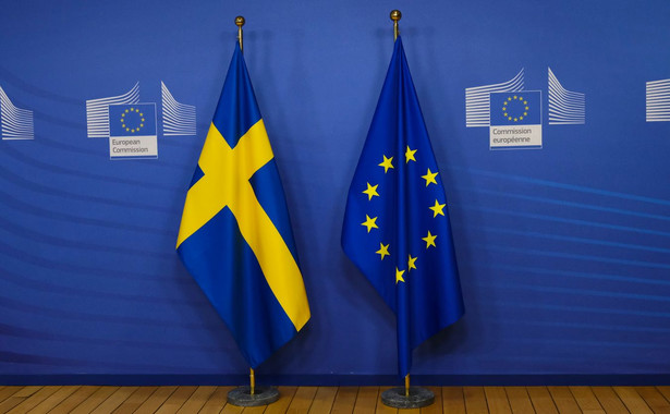 Flagi Szwecji i Unii Europejskiej