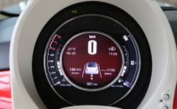 Fiat stworzył paliwo przyszłości bezpieczne dla obecnych silników. I już tankuje je do samochodów