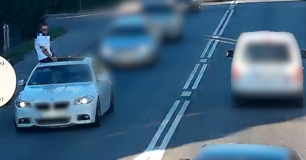 Niebezpieczna jazda w Jaśle. Pasażer na dachu BMW, kierowca stracił prawo jazdy