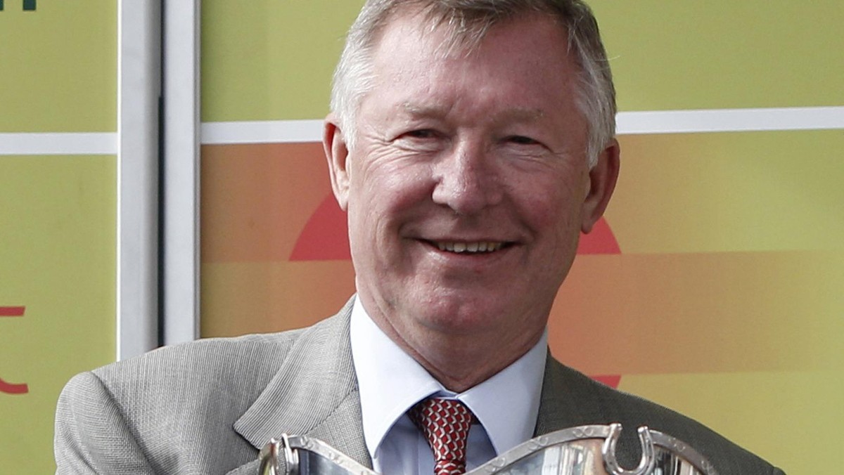 Sir Alex Ferguson, menedżer Manchesteru United, zapowiedział na łamach "The Sun", że po 25 latach pracy z Czerwonymi Diabłami, opuszcza ławkę trenerską w 2011 roku.