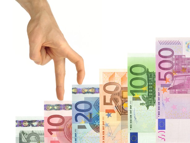 Łotwa składa formalny wniosek o wstąpienie do strefy euro