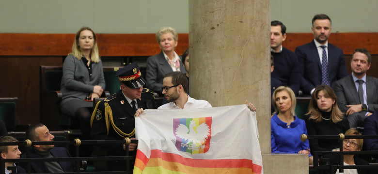 Flaga LBGT w Sejmie. Interweniowała Straż Marszałkowska