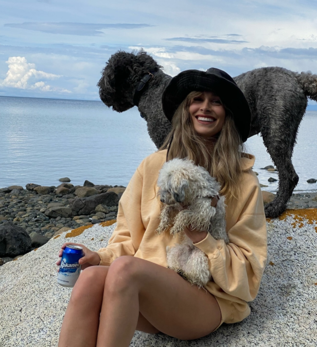Hailey Merkt zo šou The Bachelor.
