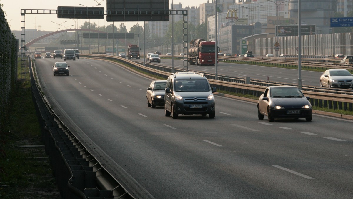 Na autostradzie A4 działają już bramki do pobierania opłat za przejazd. Kierowcy są zdezorientowani. GDDKiA uspokaja, że to tylko test systemu, a same opłaty będą pobierane zgodnie z planem, czyli od 1 czerwca.