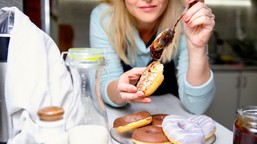 stara tradycja powraca. wystarczy jeden słodki gest, by odmienić los całej rodziny