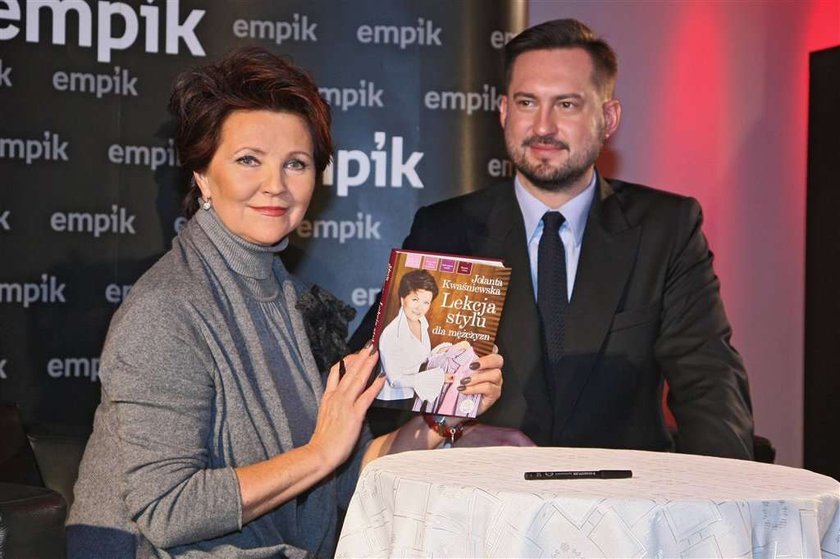 FILM. Kwaśniewska zapina guzik Prokopowi!