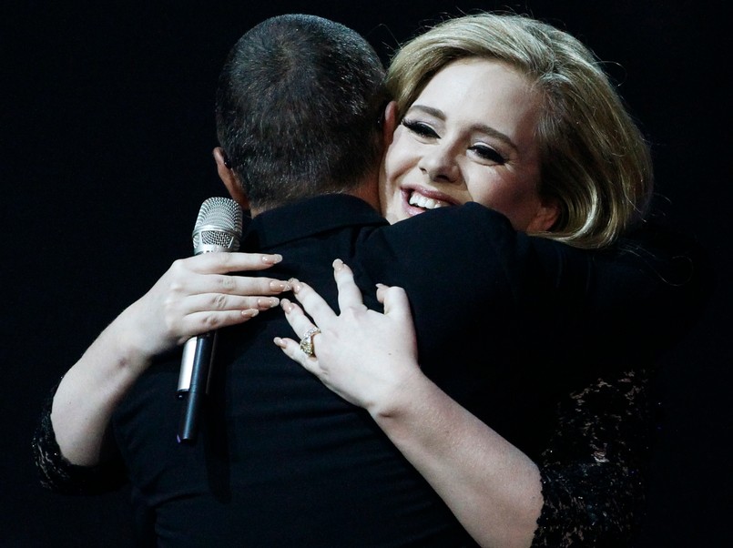 George Michael wręcza Adele BRIT Awards