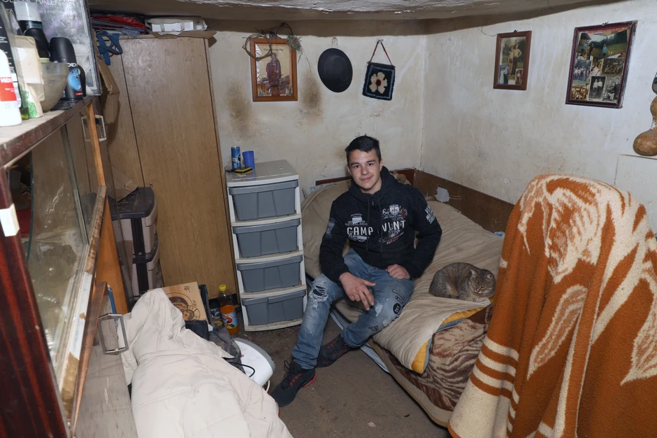 Nada se poslu u nekom restoranu