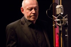 Joe Cocker przyznaje – śpiewa dla pieniędzy