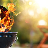 Egy ápolónő majdnem halálra égett grillezés közben – most figyelmeztet, mikre kell vigyázni