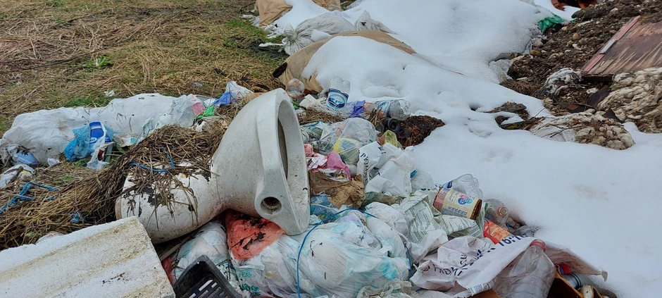 Našli su i WC šolju...