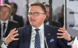 Hołownia uderza w Mentzena. "Tchórz na hulajnodze"