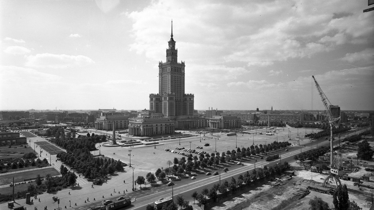 "Ruscy, won!". Warszawa 1958 oczami Anglika 