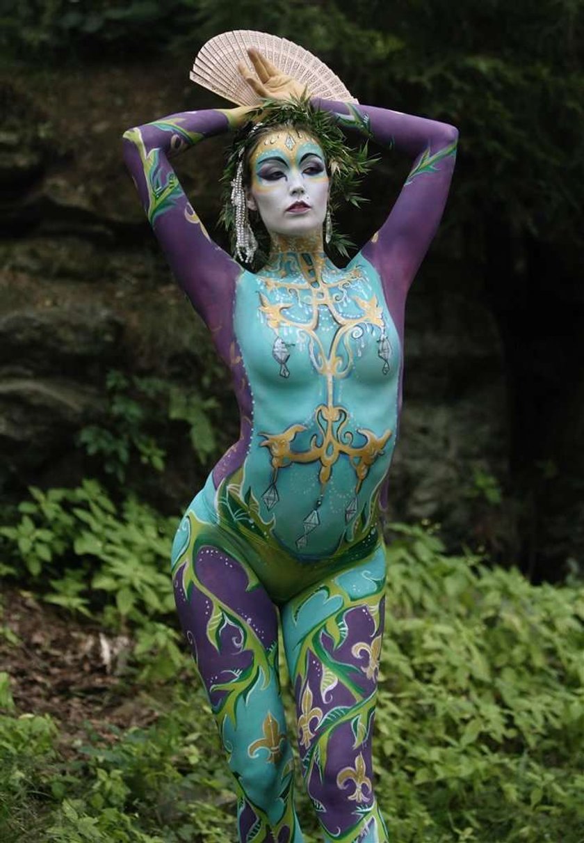 Niesamowity bodypainting!