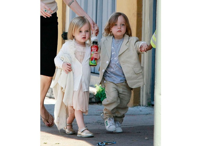 Trzyletnie bliźniaki: Knox Léon i Vivienne Marcheline