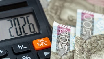 Podwyżka płacy minimalnej 2026. Jak zmienią się odprawy, zasiłki i dodatki?