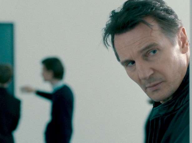 Liam Neeson znów walczy z Batmanem