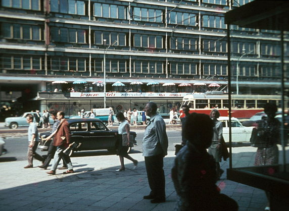 Aleje Jerozolimskie i CDT, rok 1965. Źródło: http://fortepan.hu, Autor: Rose Család