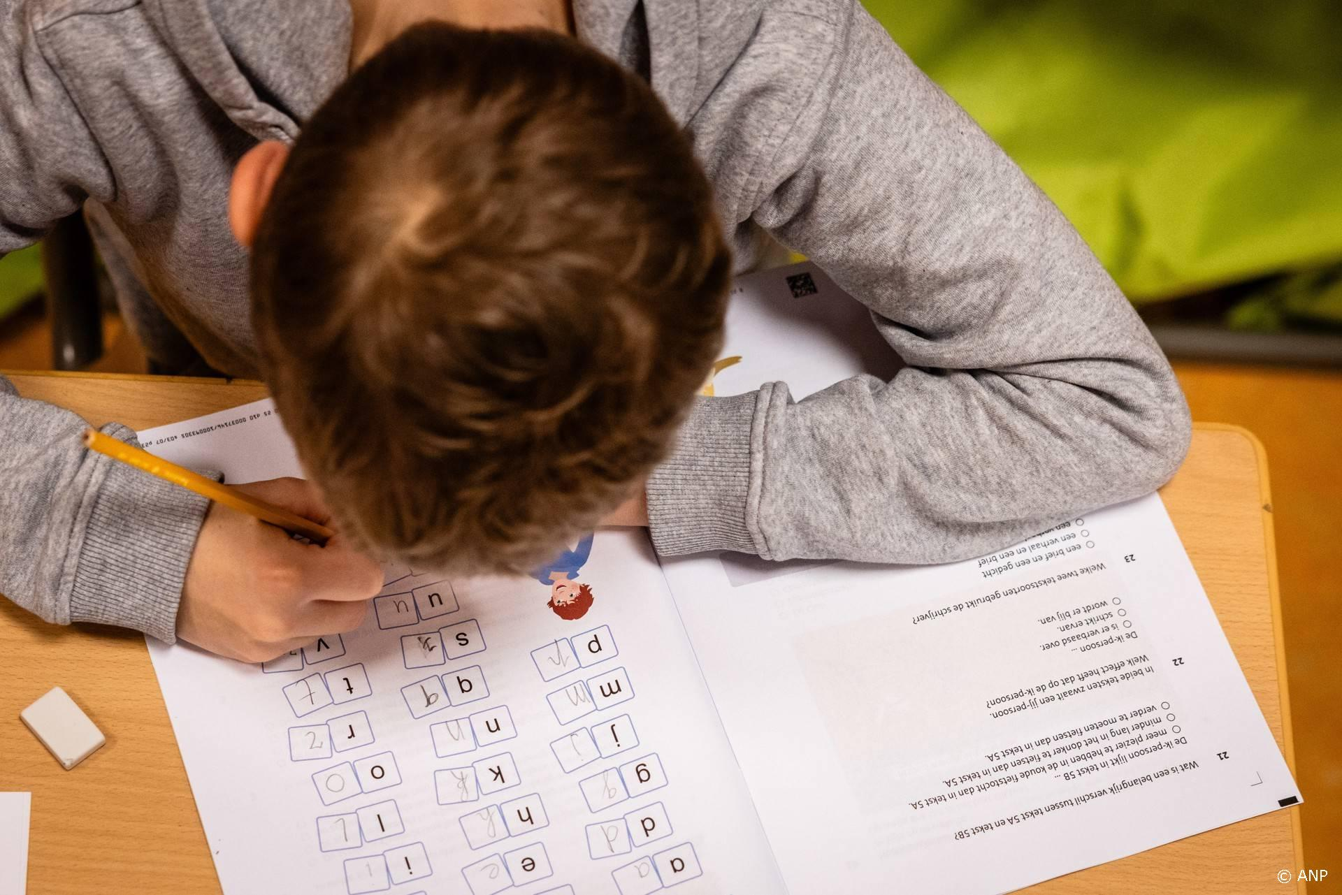 De Kamer wil zes eindtoetsen naar één in 2027 voor gelijke kansen