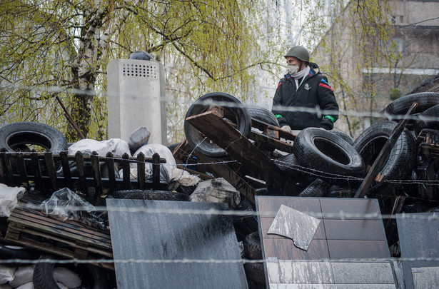 Premier o Ukrainie: Kijów musi powstrzymać terrorystów