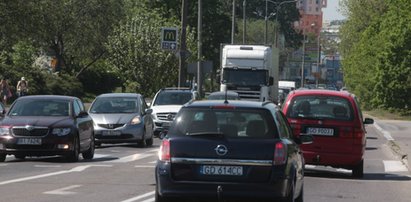 Tunel zablokował Czarny Dwór