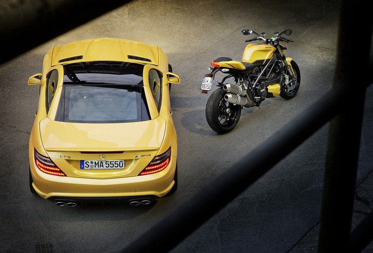 Mercedes SLK 55 AMG i Ducati Streetfighter 848