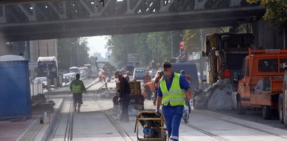 Remont torowiska przy placu Bohaterów Getta