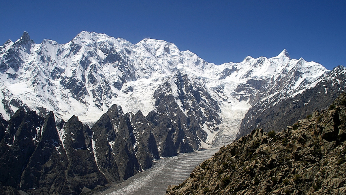 Niezdobyty dotąd zimą Gasherbrum I (8068 m) jest celem polskiej wyprawy narodowej w składzie: Artur Hajzer, Janusz Gołąb, Adam Bielecki i Agnieszka Bielecka. Ekspedycja pod patronatem prezydenta Bronisława Komorowskiego odleci do Pakistanu pod koniec roku.