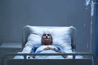 Lekarze sądzili, że nie ma świadomości, że tylko patrzy w telewizor. Aż nagle zaczęła się śmiać