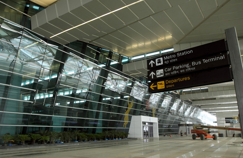 Hala odlotów Terminalu 3 będącego częścią lotniska Indira Gandhi International Airport