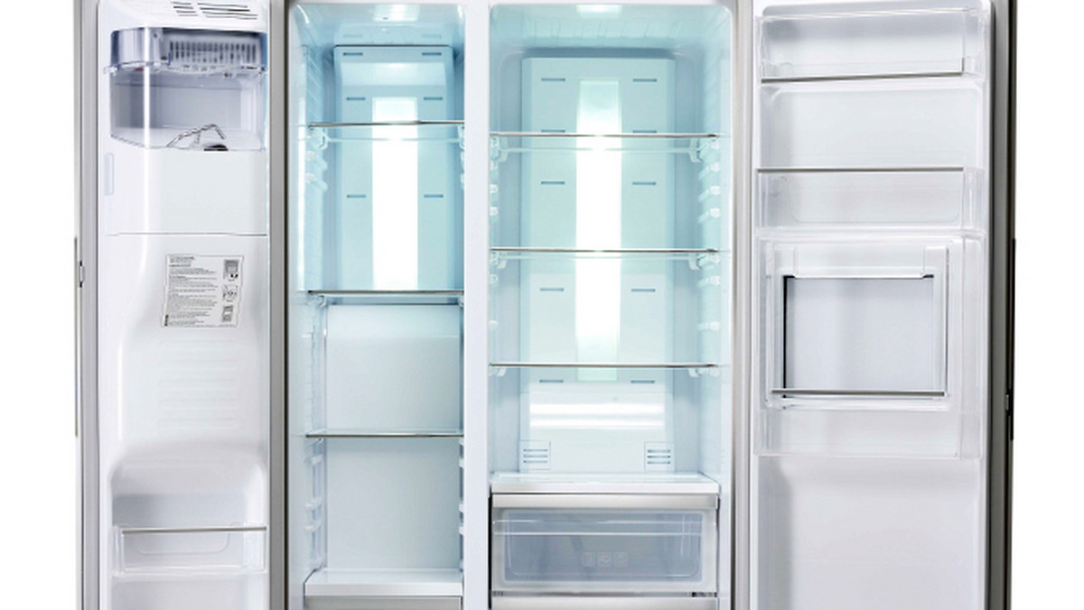 Samsung rozszerza swoje portfolio urządzeń AGD. Już wkrótce do sprzedaży w Europie trafią nowe modele lodówek z popularnej serii Grand oraz lodówki typu side-by-side. Urządzenia produkowane są w fabryce pralek i lodówek firmy Samsung we Wronkach pod Poznaniem.