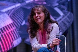 Mira Furlan je ušla u prodavnicu usred Njujorka i kad je prodavcu rekla da je iz JUGOSLAVIJE, Amerikanac joj je odmah rekao ovo: I ne, nije pomenuo NI TITA NI SPORTISTE