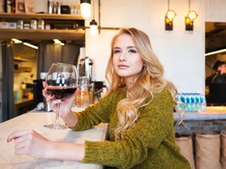 Wino może być sprzymierzeńcem diety! Wystarczy tylko odpowiednio je pić...