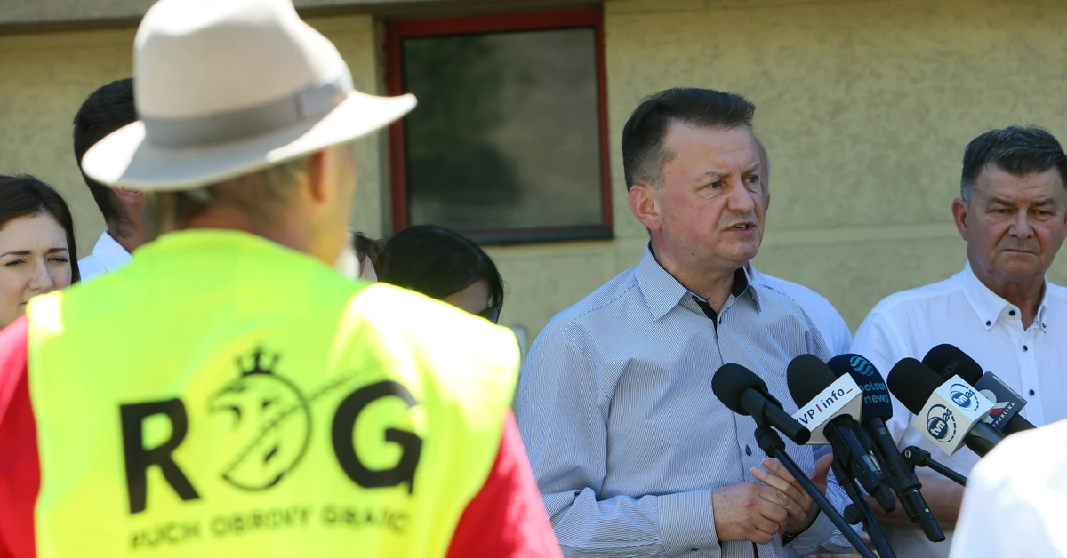 Posłowie PiS na granicy. "Bronią" Polski przed "inżynierami"