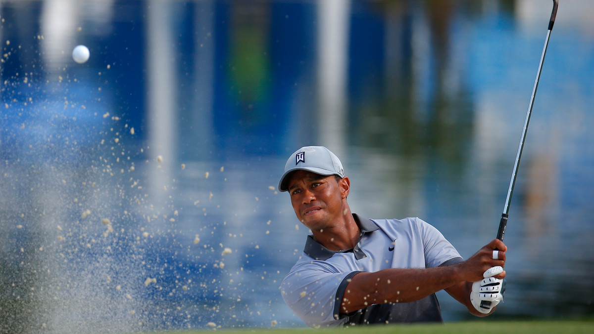 Tiger Woods, amerykański golfista, zaprojektował własne pole golfowe. Sportowiec wziął udział w otwarciu Bluejack National w pobliżu Houston w Teksasie. Żeby zagrać w golfa w tym ekskluzywnym miejscu, trzeba będzie zapłacić aż 70 tysięcy funtów.