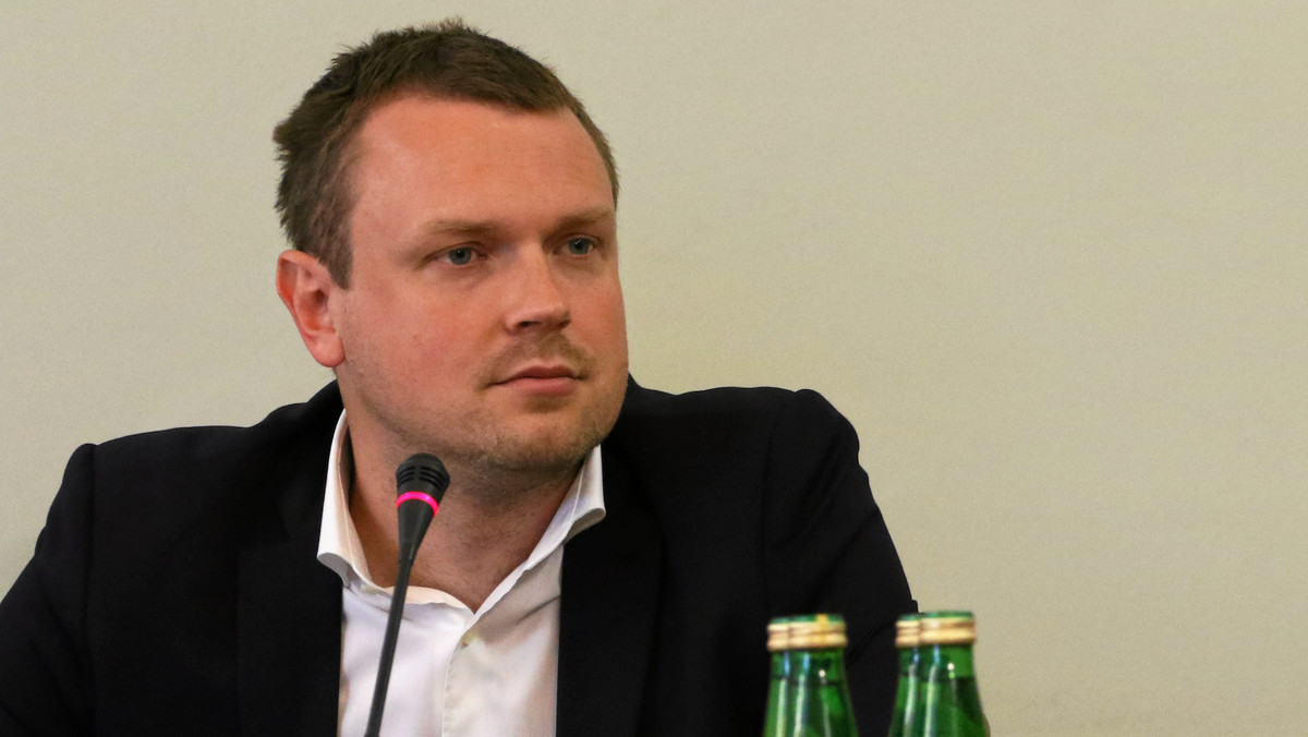 Gdańsk: Był oskarżony o wybicie szyby w mieszkaniu Michała Tuska. Decyzja sądu