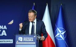 Tusk ostro o TVP: To jest ostatni moment, abyście zamknęli szczujnię