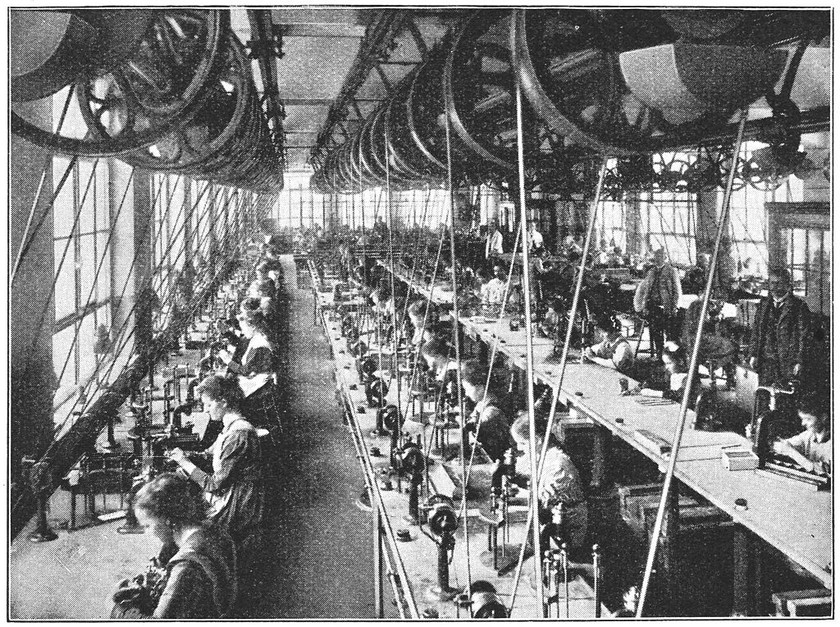 Plein régime: cette photo d’un atelier de fabrication de montres de poche a été prise en 1925.