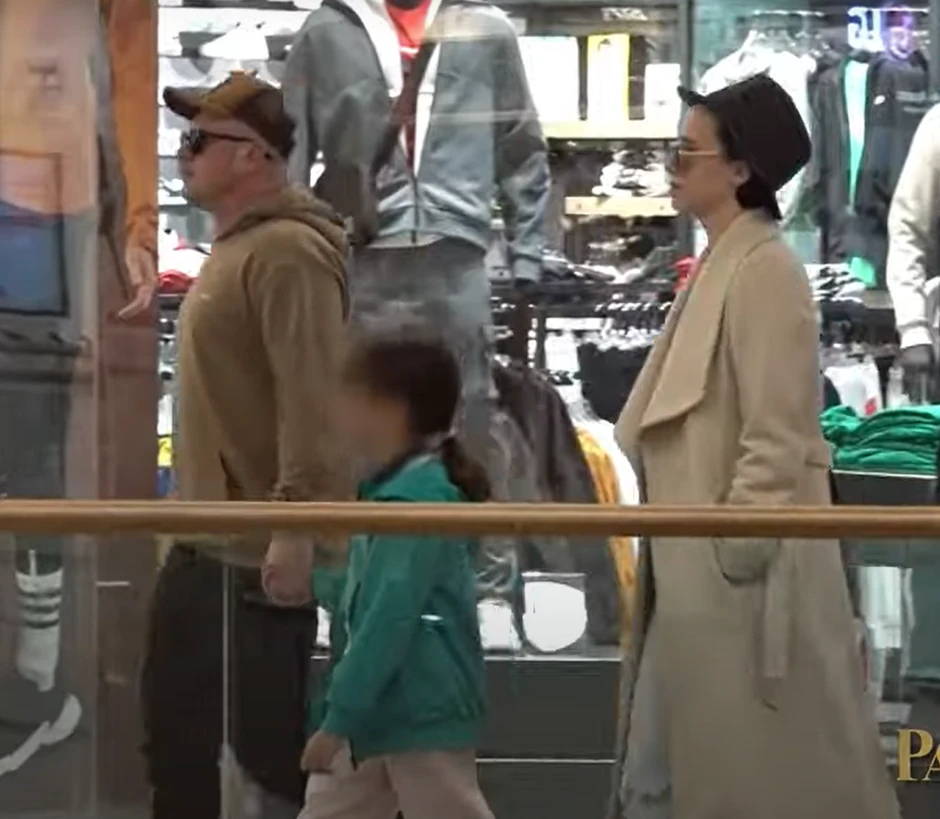 Sale Tropiko uhvaćen sa novom devojkom