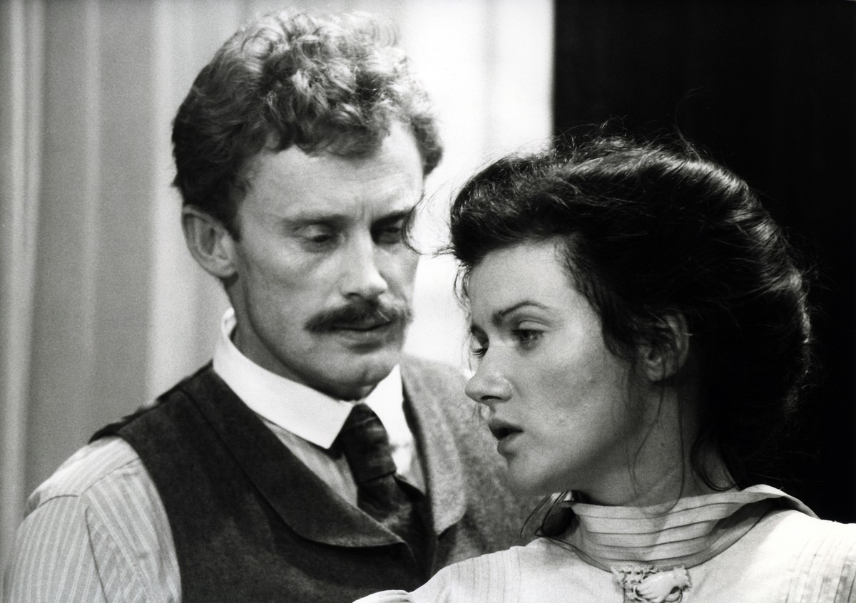 Daniel Olbrychski i Barbara Sukowa w filmie "Róża Luksemburg"