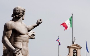 Giugliano: Oto trzy kolejne powody, by martwić się o Włochy [OPINIA]