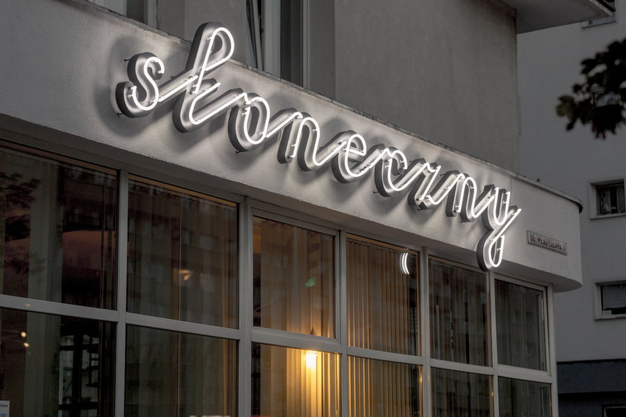 Neon baru mlecznego "Słoneczny" (on pasował)