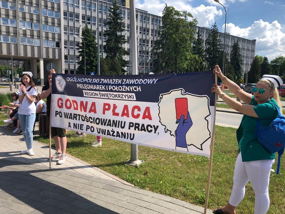 Strajk pielęgniarek i położnych w Kielcach